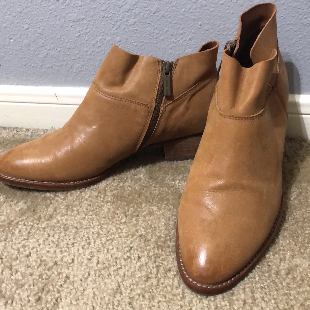 Brown Leather 10M Gianni Bini Booties